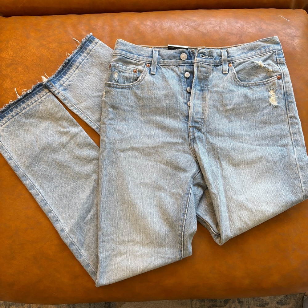 Levi’s 501 original - high rise, straight leg (women’s 29)